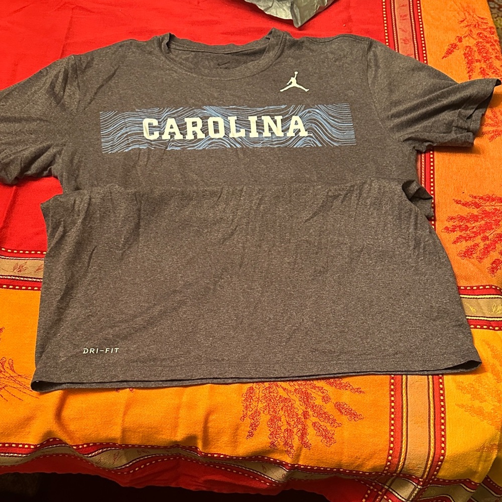 Nike' Gray UNC North Carolina Tee dri-fit tee shirt Medium m
